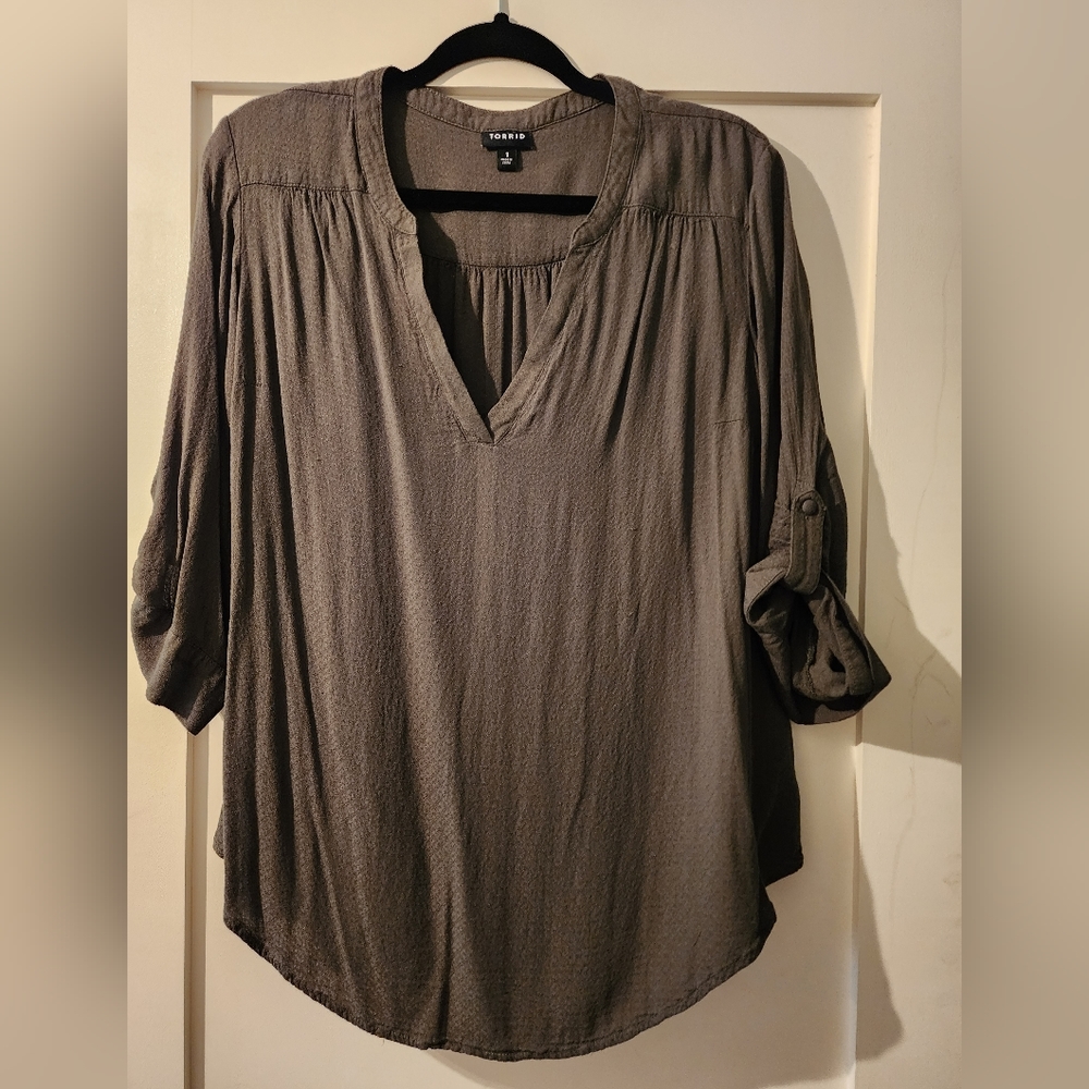 Harper 3-quarter sleeve pullover blouse